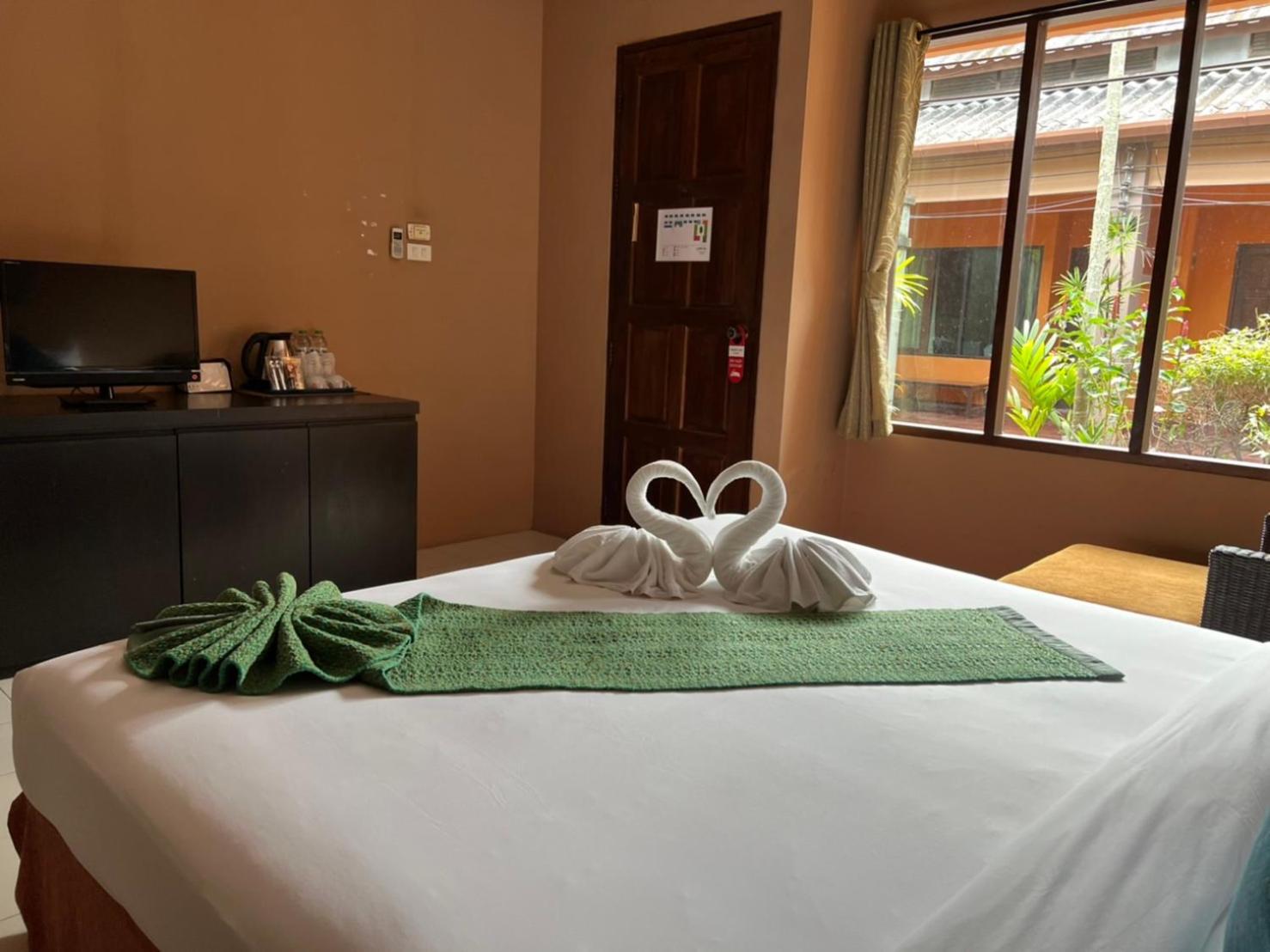 Phuket Siam Villas - Sha Plus Chalong Exterior photo