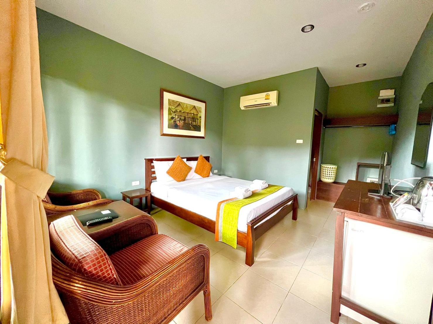 Phuket Siam Villas - Sha Plus Chalong Exterior photo