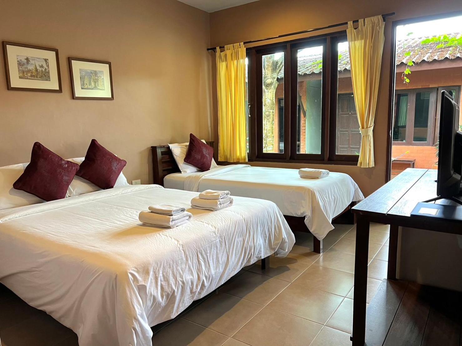 Phuket Siam Villas - Sha Plus Chalong Exterior photo