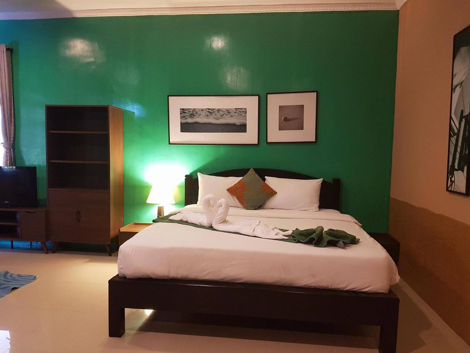 Phuket Siam Villas - Sha Plus Chalong Exterior photo