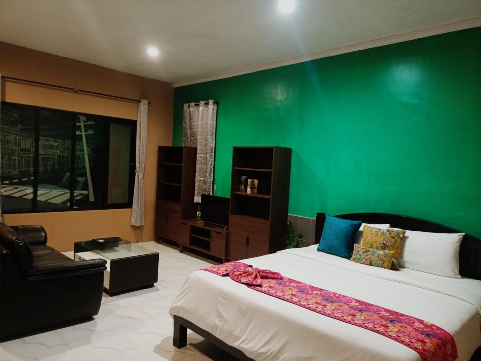 Phuket Siam Villas - Sha Plus Chalong Exterior photo